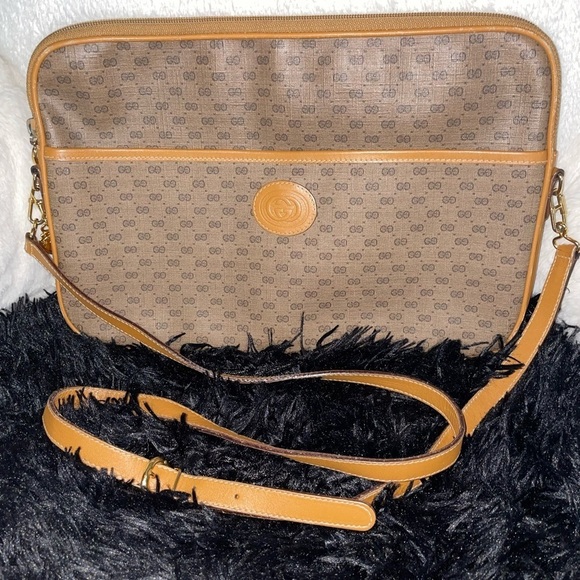 Gucci Handbags - Vintage Gucci Micro GG Monogram Clutch Bag